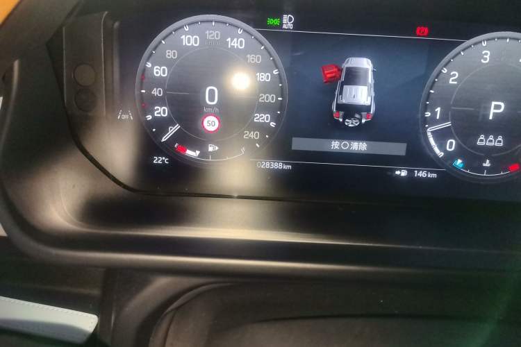 Used Land Rover Defender 2024 110 3.0T P400 X-DYNAMIC HSE Odometer Close Up