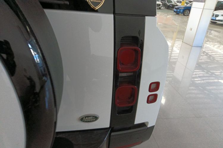 Used Land Rover Defender 2024 110 3.0T P400 X-DYNAMIC HSE Right Rear Taillight