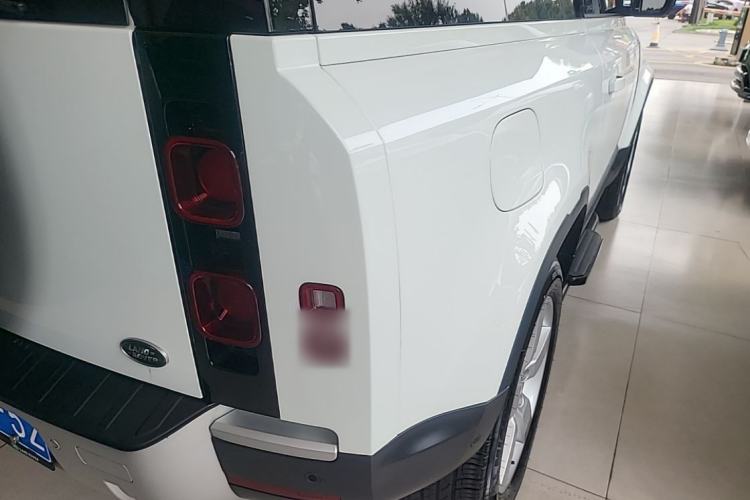 Used Land Rover Defender 2024 90 3.0T P400 HSE Right Rear Taillight