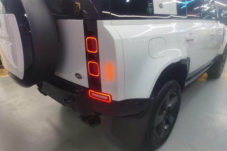 Used Land Rover Defender 2024 110 3.0T P400 X-DYNAMIC HSE Right Rear Taillight