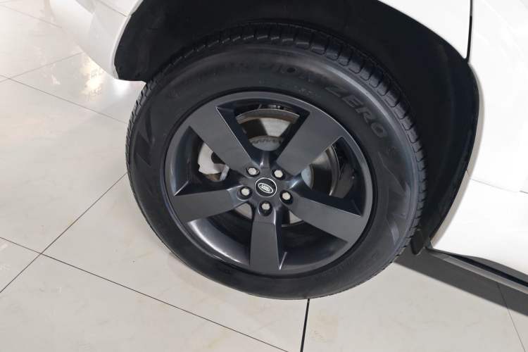 Used Land Rover Defender 2024 110 3.0T P400 X-DYNAMIC HSE Right Rear Wheel Hub