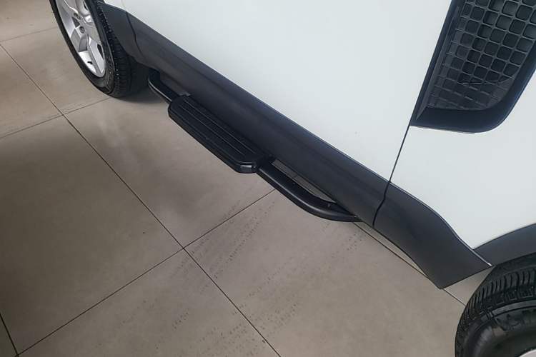 Used Land Rover Defender 2024 90 3.0T P400 HSE Right Side Sill