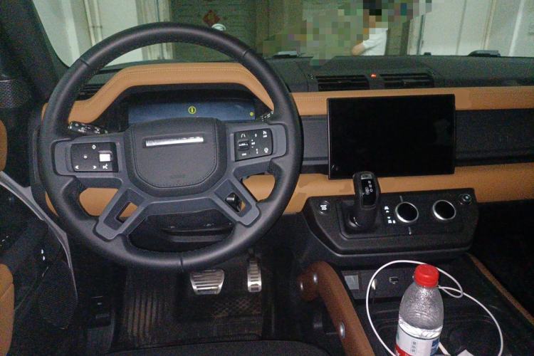 Used Land Rover Defender 2024 110 3.0T P400 X-DYNAMIC HSE Steering Wheel