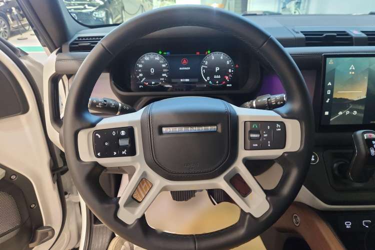 Used Land Rover Defender 2024 110 3.0T P400 X-DYNAMIC HSE Steering Wheel