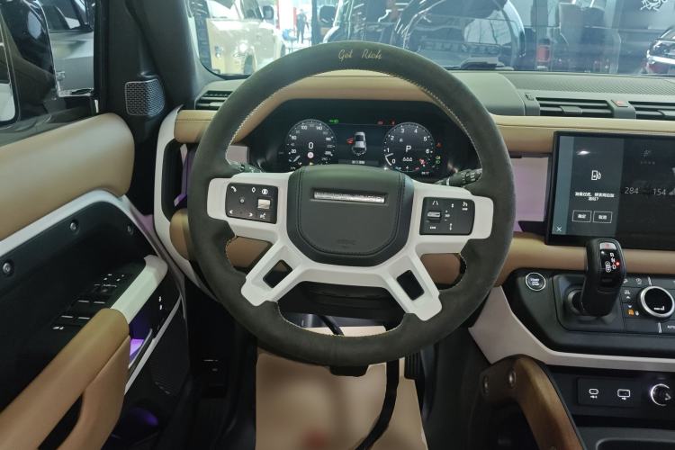 Used Land Rover Defender 2024 110 3.0T P400 Dark Edition Steering Wheel