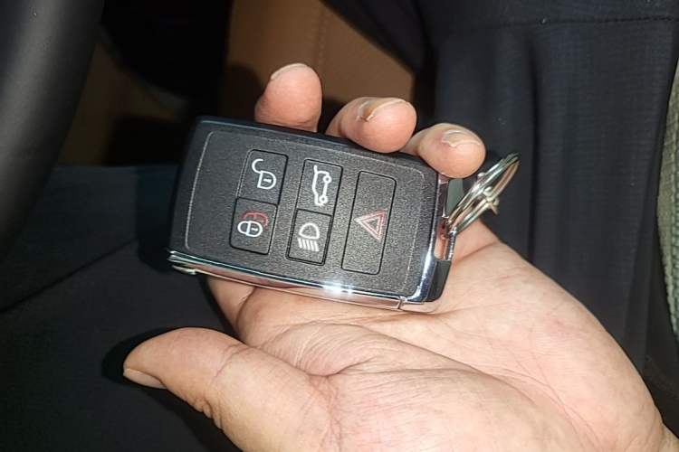 Used Land Rover Defender 2024 90 3.0T P400 HSE Vehicle Key