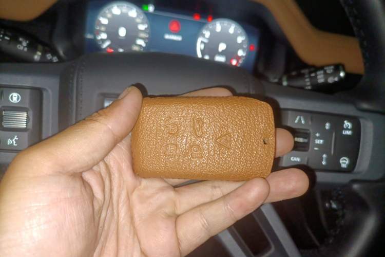 Used Land Rover Defender 2024 110 3.0T P400 X-DYNAMIC HSE Vehicle Key