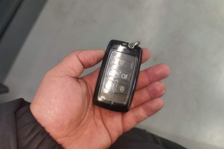 Used Land Rover Defender 2024 110 3.0T P400 X-DYNAMIC HSE Vehicle Key
