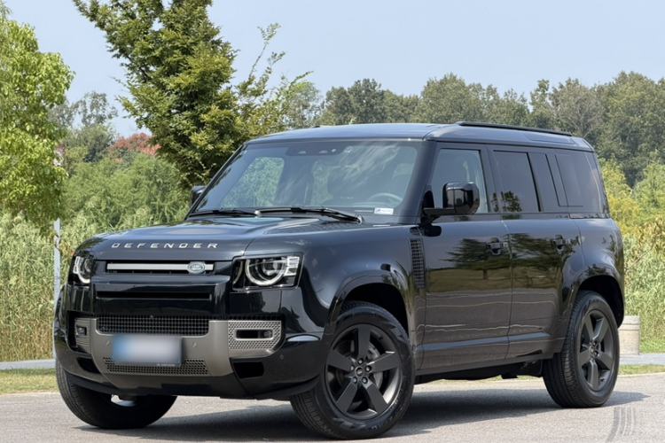 Land Rover Defender 2025 110 3.0T P400 – Dynamic HSE