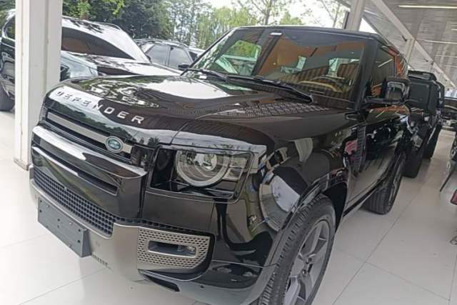 Used Land Rover Defender 2025 90 3.0T P400 X-Dynamic HSE