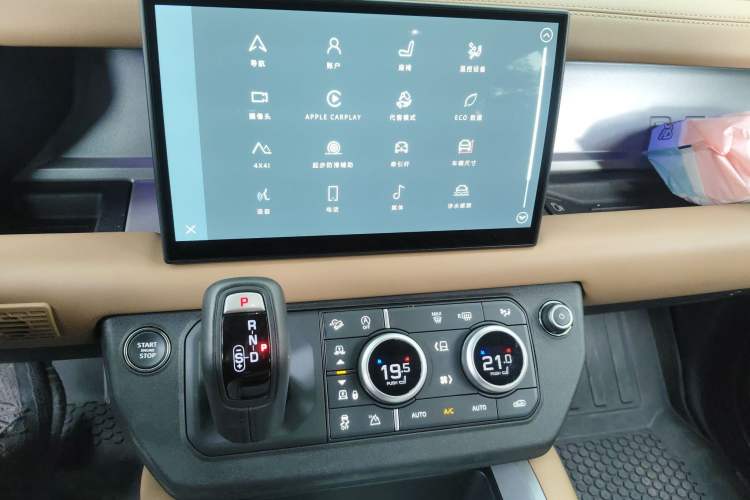 Used Land Rover Defender 2025 110 3.0T P400 Dark Edition Audio And AC Panel