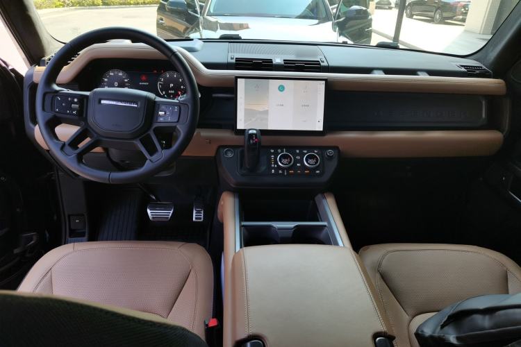 Used Land Rover Defender 2025 110 3.0T P400 X Center Console