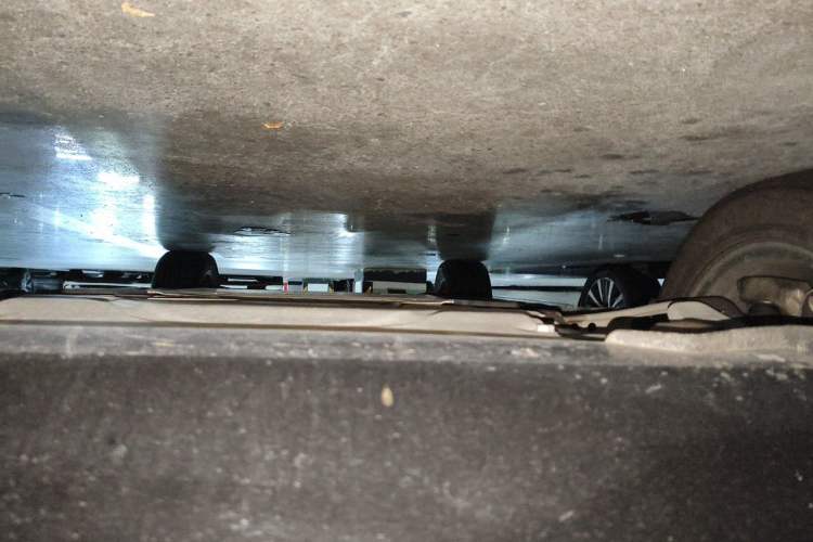 Used Land Rover Defender 2025 110 3.0T P400 – Dynamic HSE Chassis Front