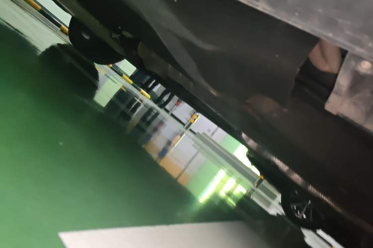 Used Land Rover Defender 2025 110 3.0T P400 – Dynamic HSE Chassis Front Left