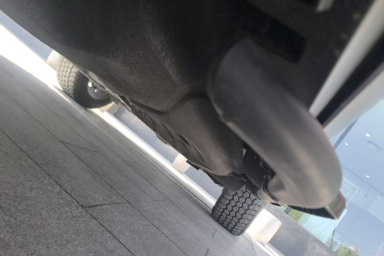 Used Land Rover Defender 2025 110 3.0T P400 Dark Edition Chassis Front Left
