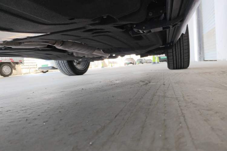 Used Land Rover Defender 2025 110 3.0T P400 Dark Edition Chassis Front Left