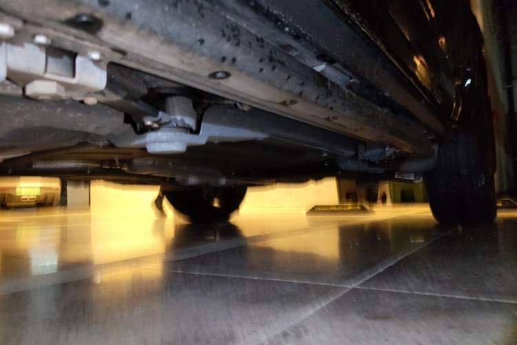 Used Land Rover Defender 2025 110 3.0T P400 – Dynamic HSE Chassis Front Left