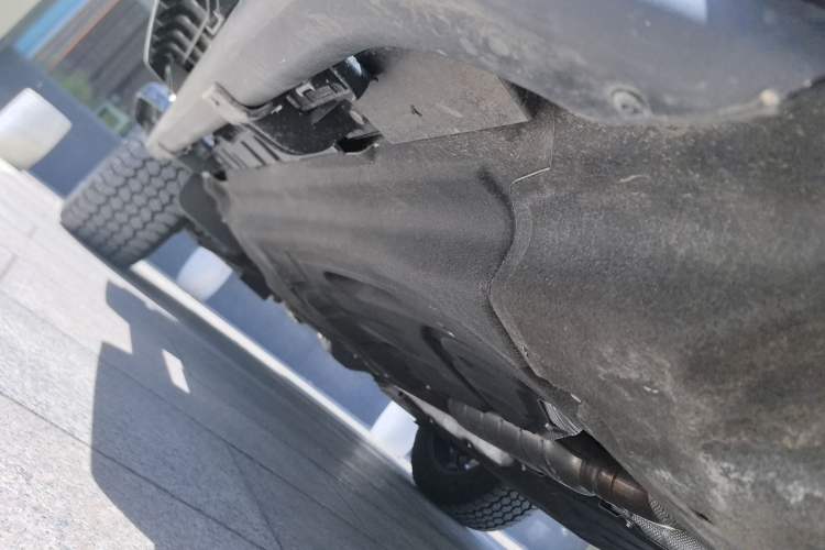 Used Land Rover Defender 2025 110 3.0T P400 Dark Edition Chassis Front Right
