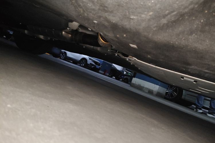 Used Land Rover Defender 2025 110 3.0T P400 – Dynamic HSE Chassis Front Right