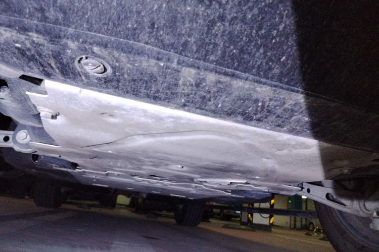 Used Land Rover Defender 2025 110 3.0T P400 – Dynamic HSE Chassis Front