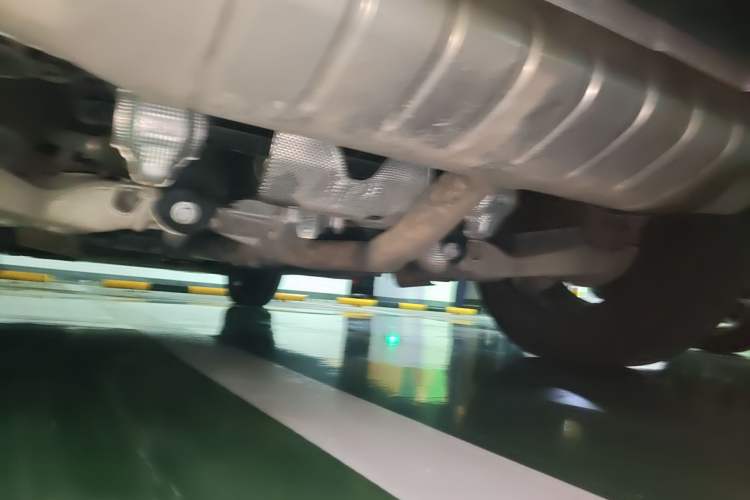 Used Land Rover Defender 2025 110 3.0T P400 – Dynamic HSE Chassis Rear
