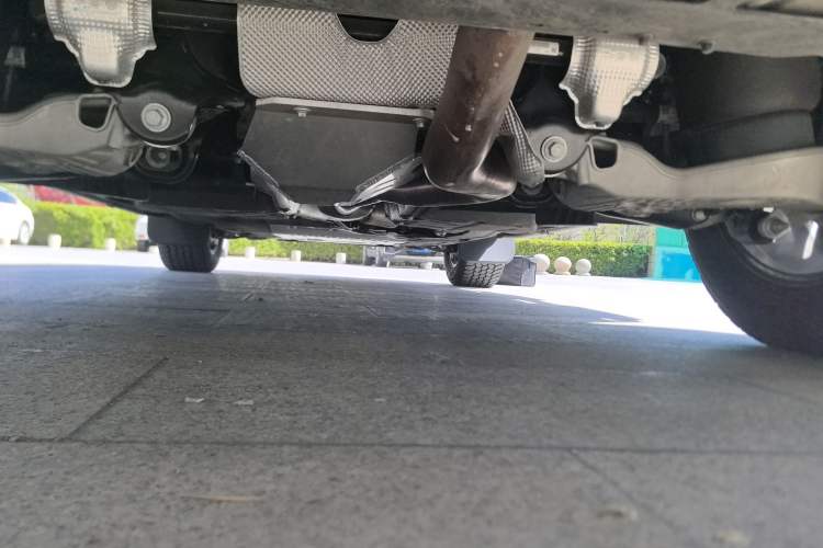 Used Land Rover Defender 2025 110 3.0T P400 Dark Edition Chassis Rear