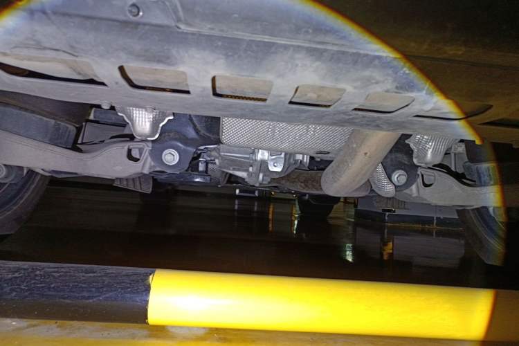 Used Land Rover Defender 2025 110 3.0T P400 – Dynamic HSE Chassis Rear