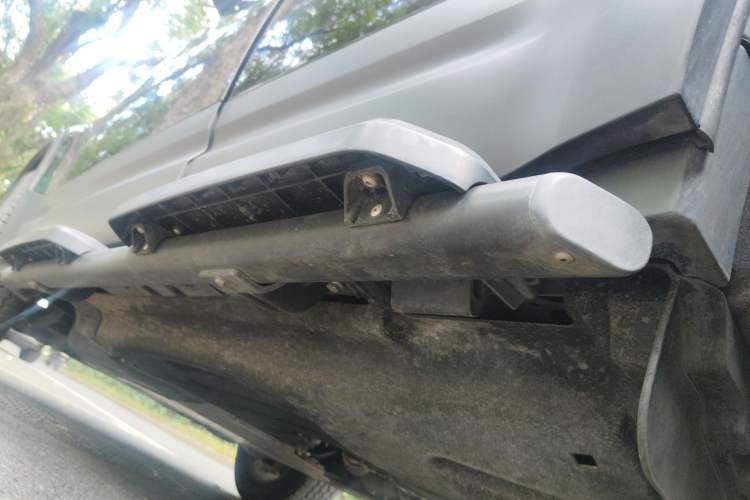 Used Land Rover Defender 2025 110 3.0T P400 Dark Edition Chassis Rear Left