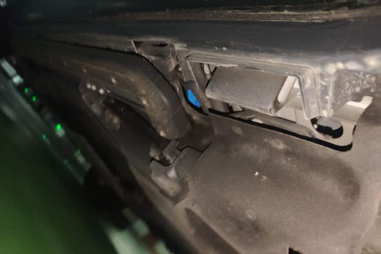 Used Land Rover Defender 2025 110 3.0T P400 X Chassis Rear Left