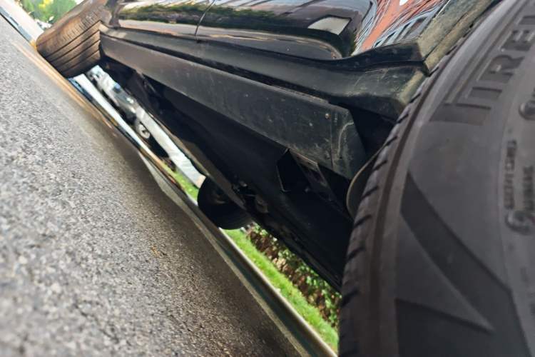 Used Land Rover Defender 2025 110 3.0T P400 X-Dynamic SE Chassis Rear Left
