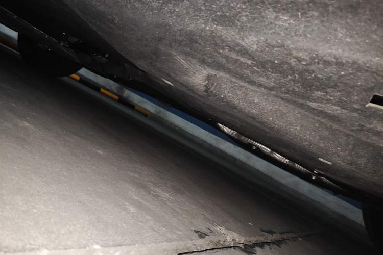 Used Land Rover Defender 2025 110 3.0T P400 – Dynamic HSE Chassis Rear Left