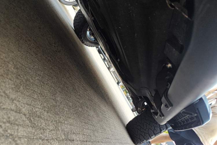 Used Land Rover Defender 2025 90 3.0T P400 X-Dynamic HSE Chassis Rear Right