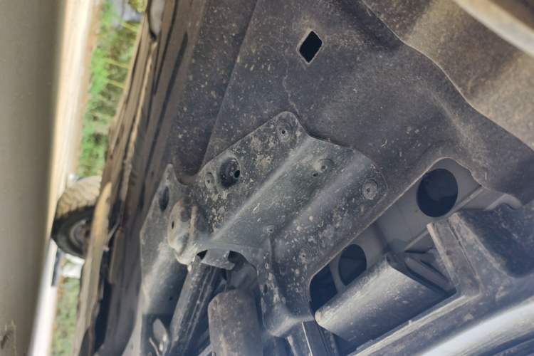 Used Land Rover Defender 2025 110 3.0T P400 – Dynamic HSE Chassis Rear Right
