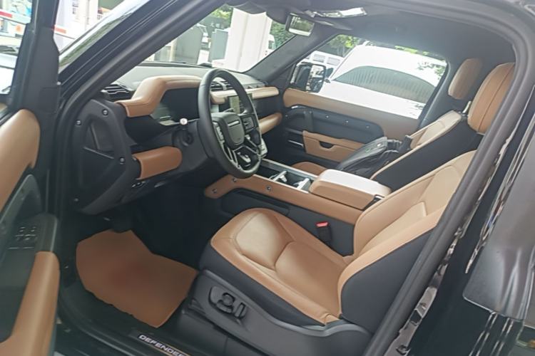 Used Land Rover Defender 2025 90 3.0T P400 X-Dynamic HSE Driver Seat