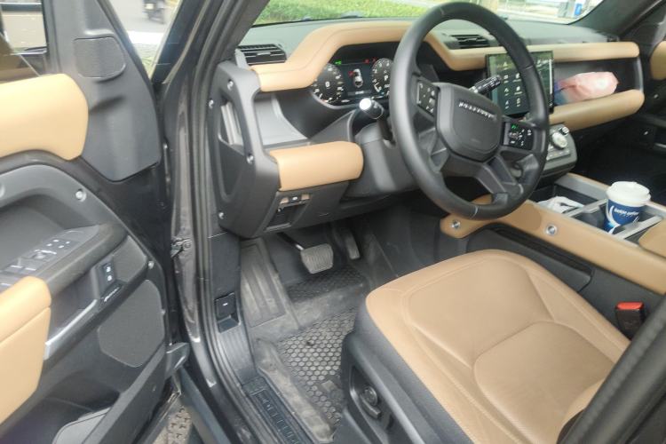 Used Land Rover Defender 2025 110 3.0T P400 Dark Edition Driver Seat