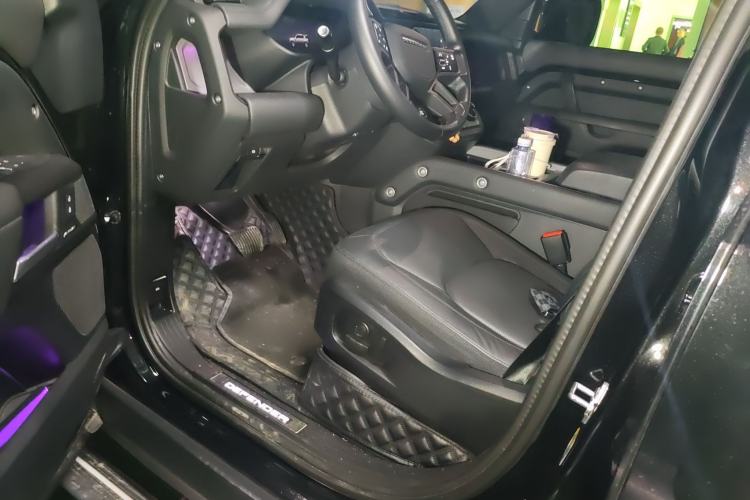 Used Land Rover Defender 2025 110 3.0T P400 – Dynamic HSE Driver Seat