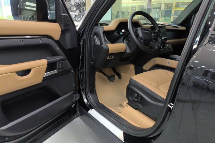 Used Land Rover Defender 2025 110 3.0T P400 Dark Edition Driver Seat
