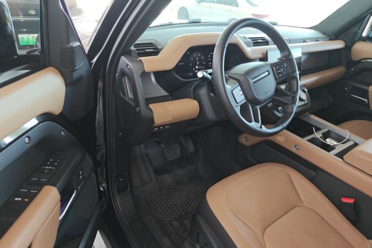 Used Land Rover Defender 2025 110 3.0T P400 Dark Edition Driver Seat