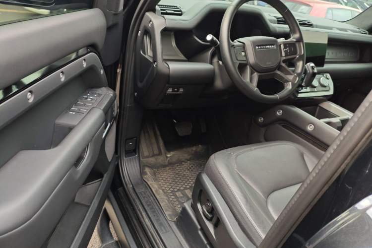 Used Land Rover Defender 2025 110 3.0T P400 Dark Edition Driver Seat