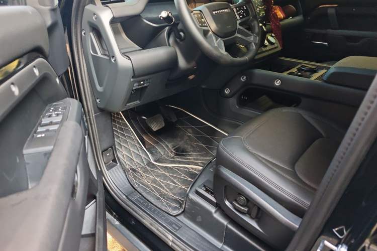 Used Land Rover Defender 2025 110 3.0T P400 X-Dynamic SE Driver Seat