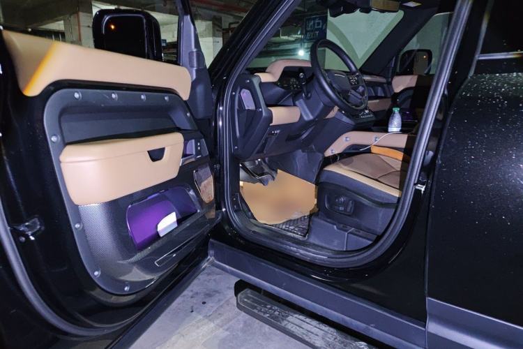 Used Land Rover Defender 2025 110 3.0T P400 Dark Edition Driver Seat
