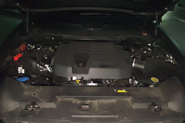 Used Land Rover Defender 2025 110 3.0T P400 X Engine Bay