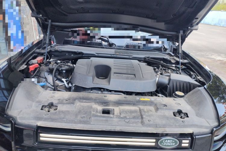 Used Land Rover Defender 2025 110 3.0T P400 – Dynamic HSE Engine Bay