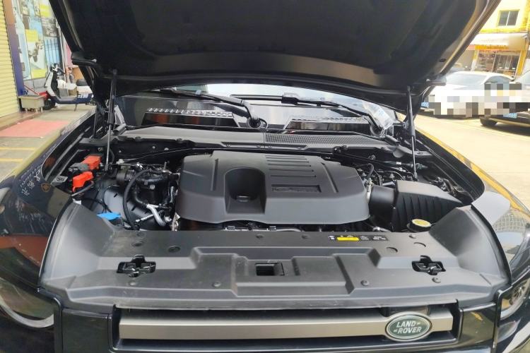 Used Land Rover Defender 2025 90 3.0T P400 X-Dynamic HSE Engine Bay