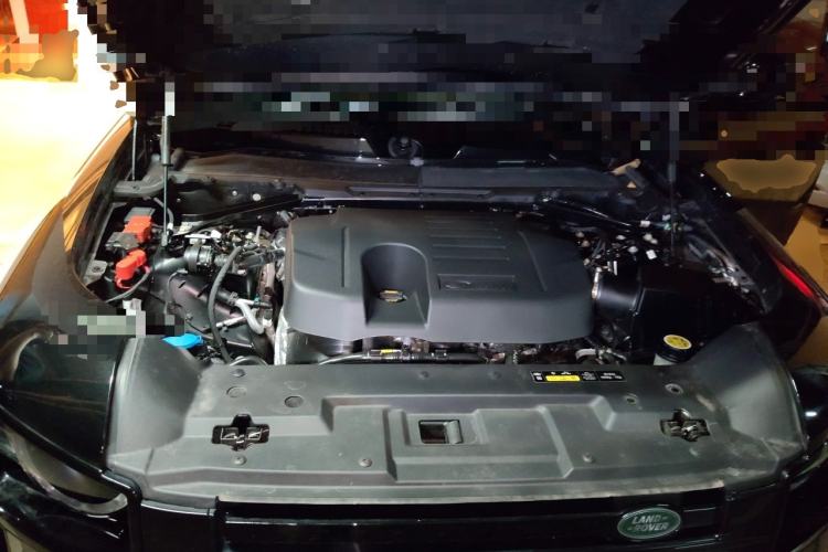 Used Land Rover Defender 2025 110 3.0T P400 – Dynamic HSE Engine Bay