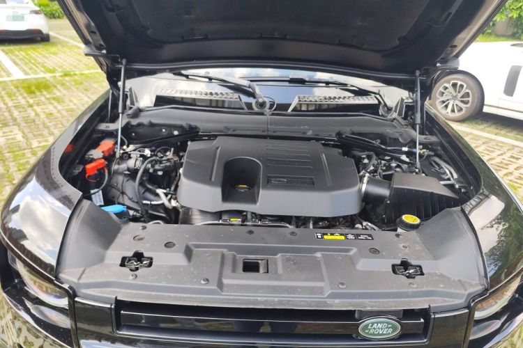 Used Land Rover Defender 2025 110 3.0T P400 – Dynamic HSE Engine Bay