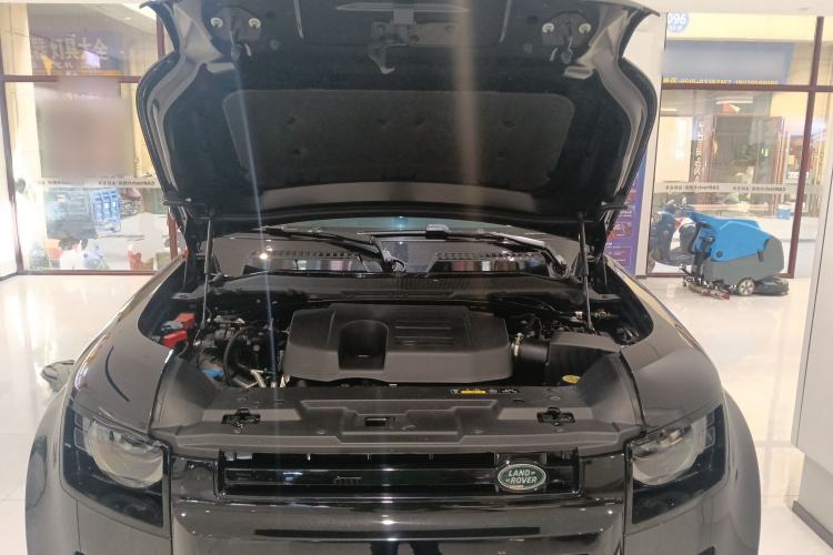 Used Land Rover Defender 2025 110 3.0T P400 – Dynamic HSE Engine Bay