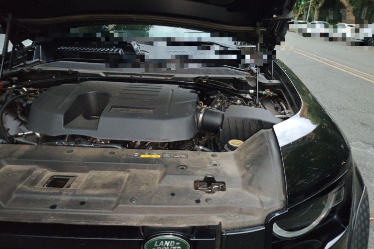 Used Land Rover Defender 2025 110 3.0T P400 Dark Edition Engine Bay Left