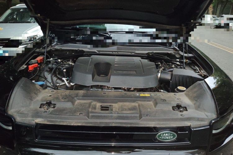 Used Land Rover Defender 2025 110 3.0T P400 Dark Edition Engine Bay