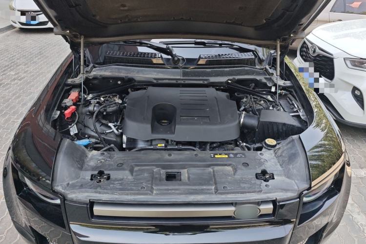 Used Land Rover Defender 2025 90 3.0T P400 X-Dynamic HSE Engine Bay